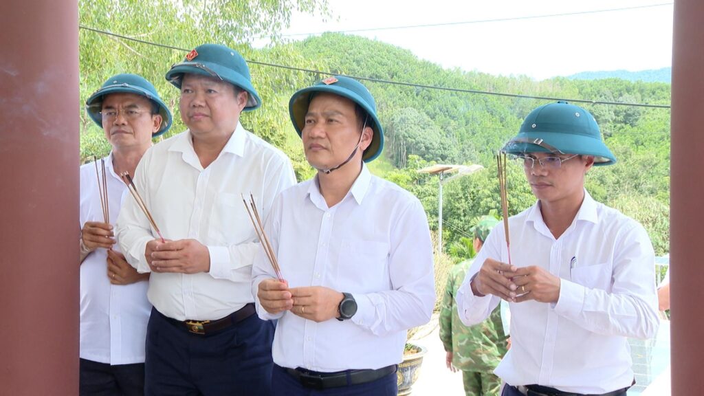 Lam viec voi xa Song Kon