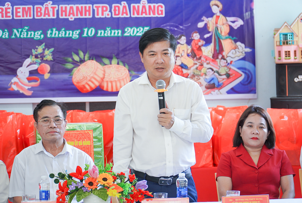 Tang qua Tet Trung thu 2025