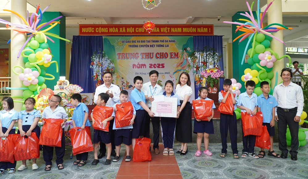 Tang qua Tet Trung thu 2025 10