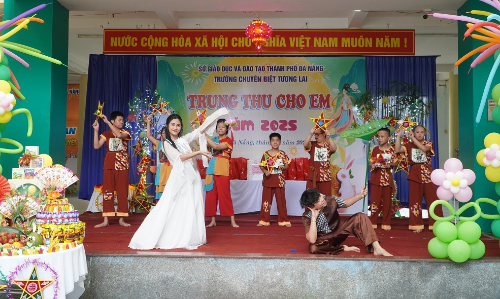 Tang qua Tet Trung thu 2025 11