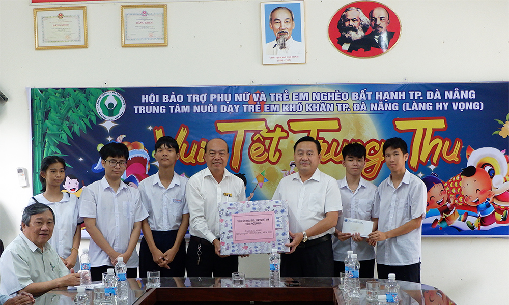 Tang qua Tet Trung thu 2025 13