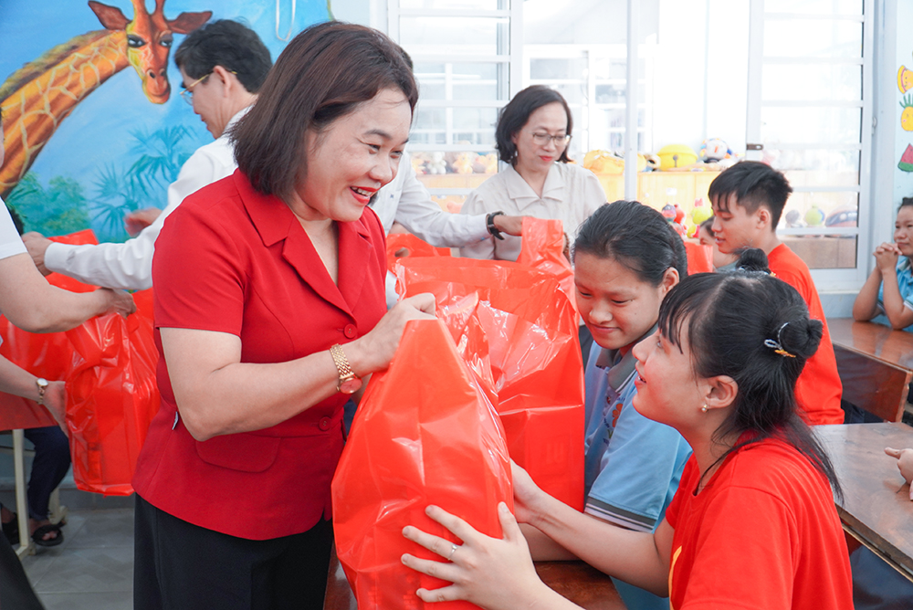 Tang qua Tet Trung thu 2025 3