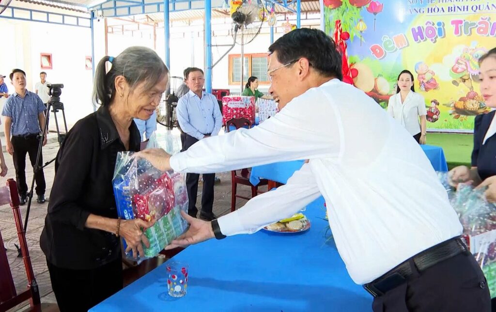 Tang qua Tet Trung thu 2025 7