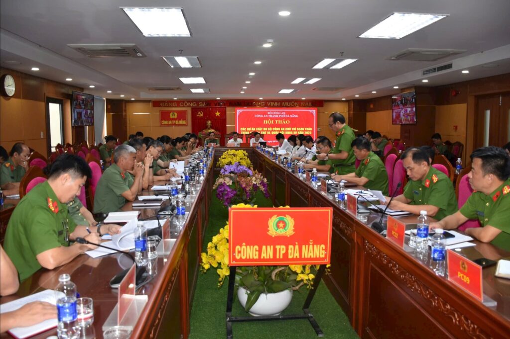Thao luan cac luat do Bo Cong An chu tri 1
