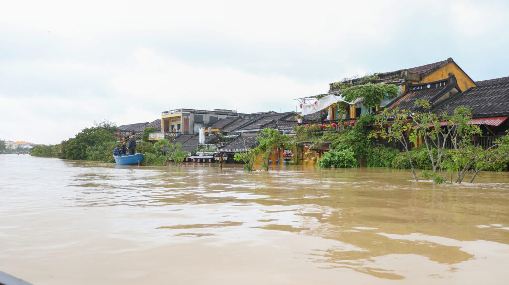 Thi sat Hoi An 6