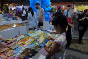 0416-hoi-sach1-1