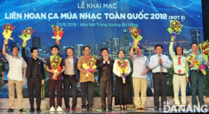 1-lien-hoan-ca-mua-nhac-toan-quoc-1