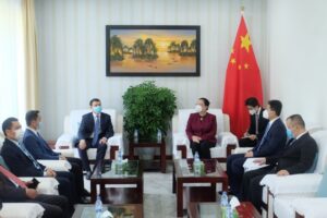 1-quang-c-e1-ba-a3nh-bu-e1-bb-95i-g-e1-ba-b7p-m-e1-ba-b7t-1
