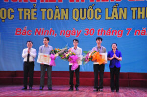 1-trao-giai-hoi-thi-tin-hoc-tre-1