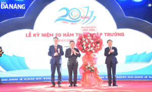 20-nam-thanh-lap-cao-dang-y-duoc-1