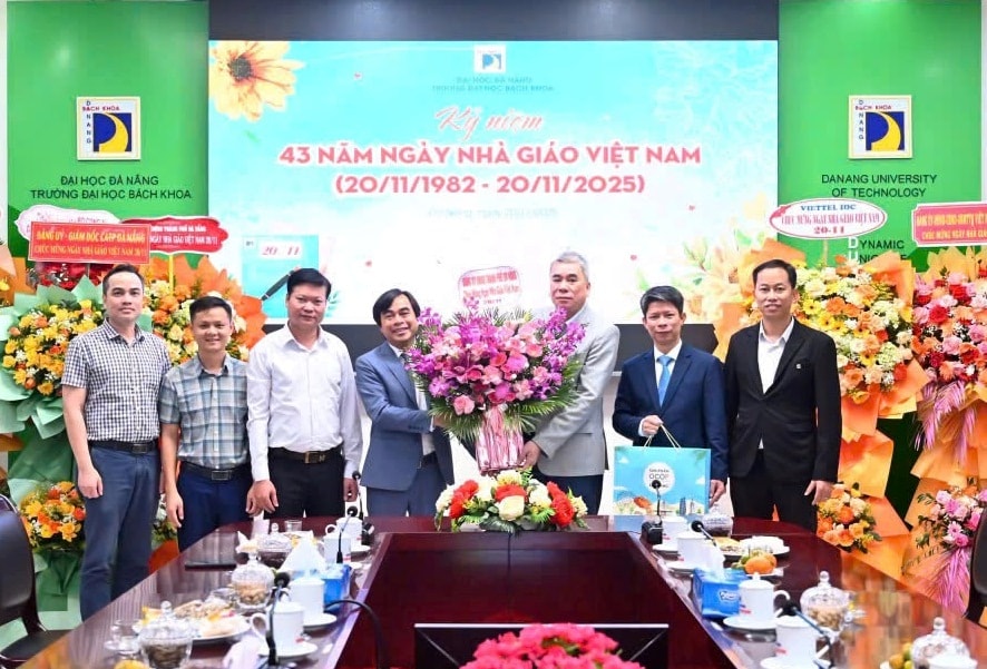 43 nam ngay nha giao VN 19 11 11