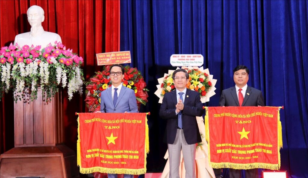 43 nam ngay nha giao VN 19 11 3