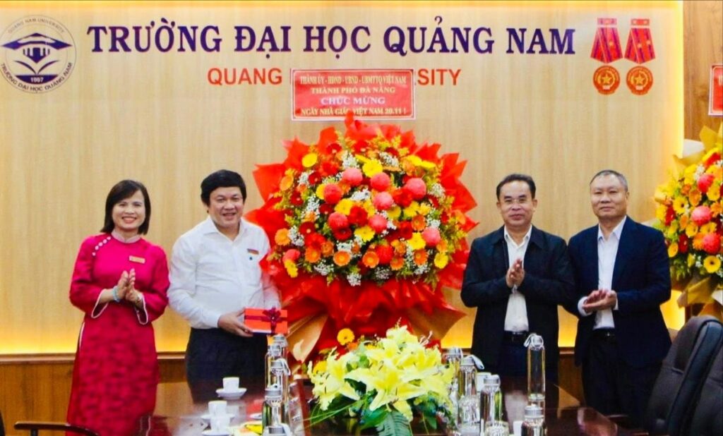 43 nam ngay nha giao VN 19 11 6