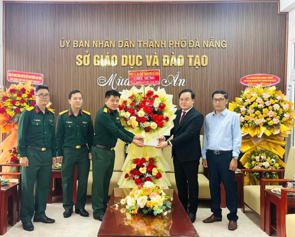 43 nam ngay nha giao VN 19 11 7