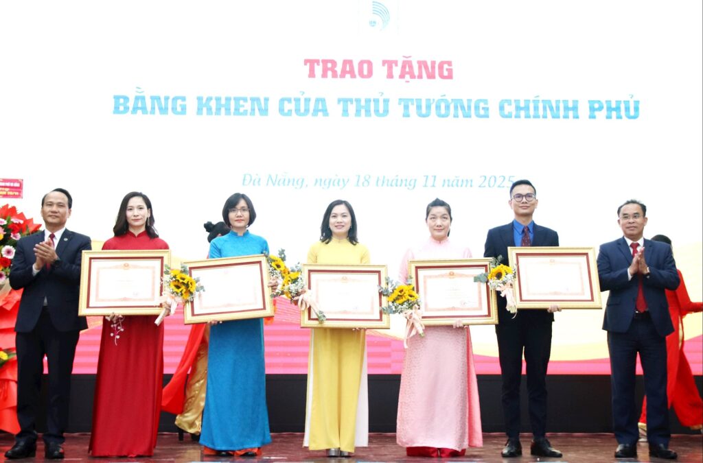 43 nam ngay nha giao VN 2025 2