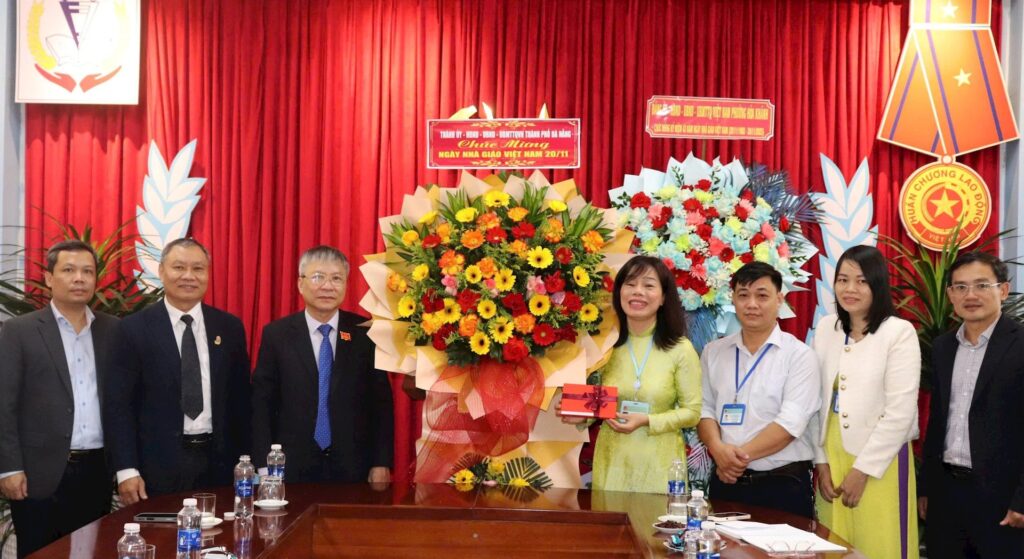 43 nam ngay nha giao VN 2025 7