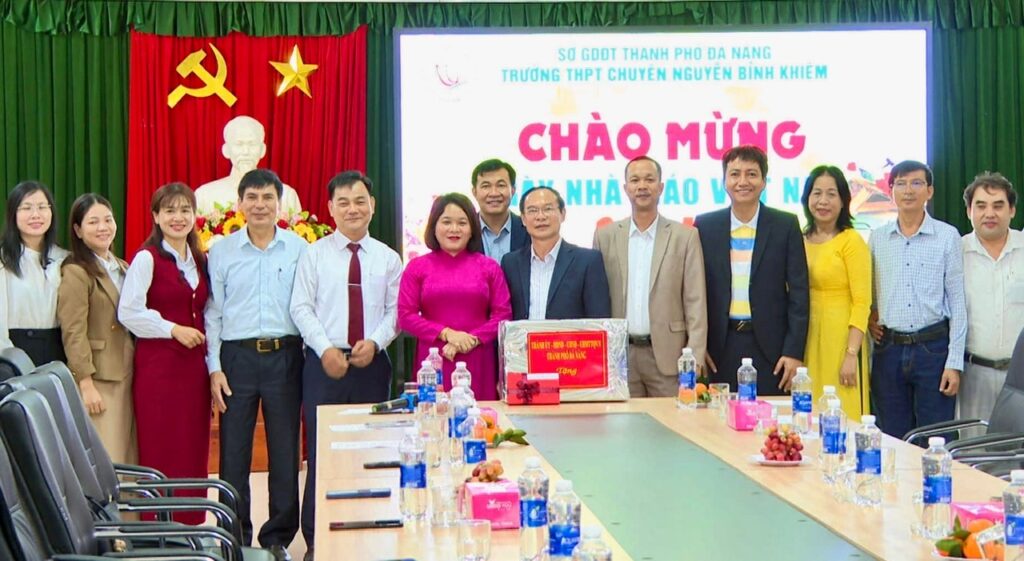 43 nam ngay nha giao VN 2025 8