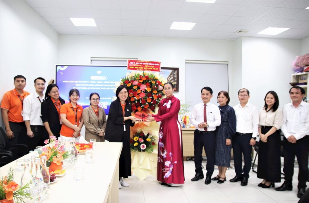 43 nam ngay nha giao VN 1