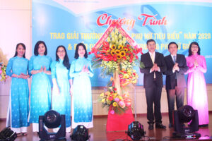 7-t-e1-ba-b7ng-hoa-ch-c3-bac-m-e1-bb-abng-1