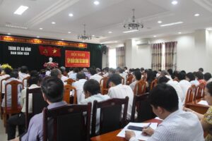 8-quang-c-e1-ba-a3nh-h-e1-bb-99i-ngh-e1-bb-8b-1