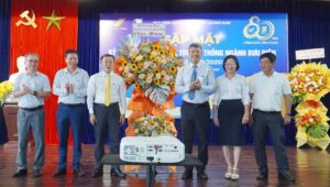 80-nam-ngay-buu-dien-vn-1