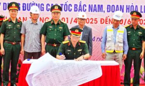 90-ngay-dem-tang-toc-thi-cong-hoa-lien-tuy-loan-1