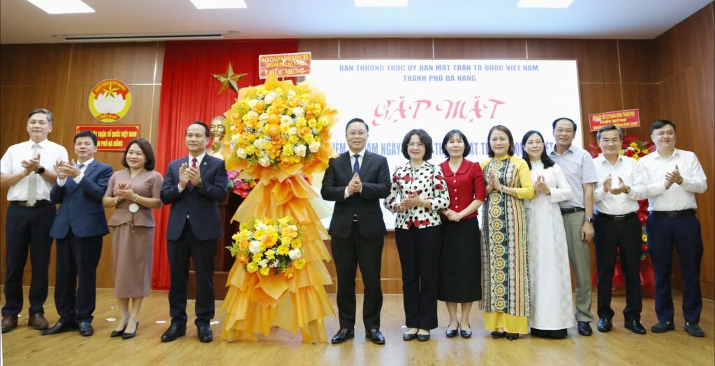 95 nam ngay MTTQVN