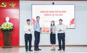 Bi-thu-Le-Ngoc-Quang-tham-Tra-Lien_4