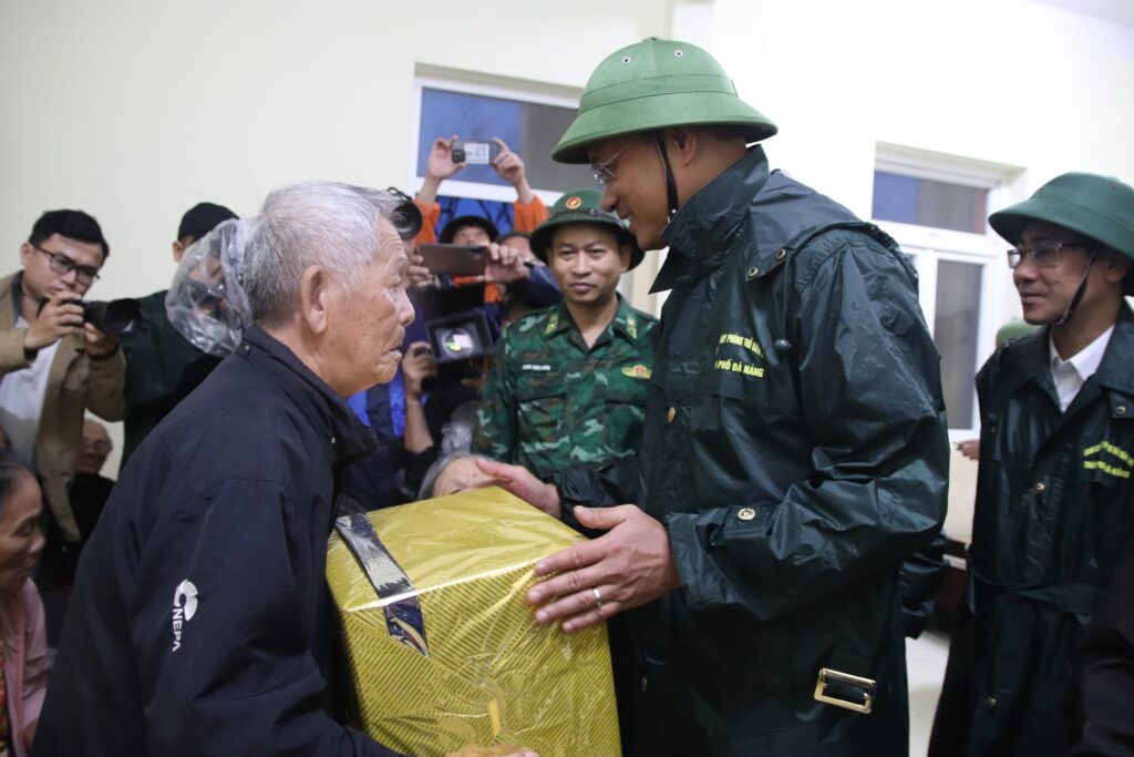Bi thu Thanh uy trien khai cong tac ung pho bao so 13 1
