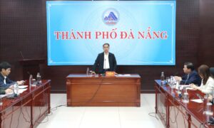 Bo tri dau tu cong trung han cho nganh giao duc