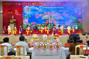 Dem-hoi-trang-ram-2025