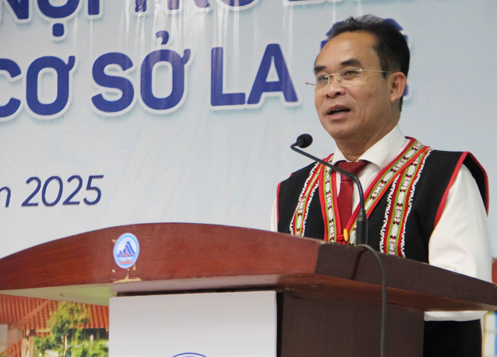 Khoi cong dong loat cac truong PT noi tru dan toc 12