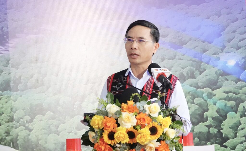 Khoi cong dong loat cac truong PT noi tru dan toc 7