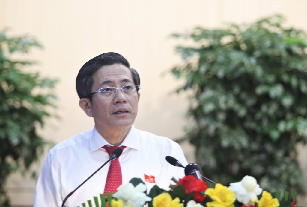 Ky hop thu 4 HDND khoa 10 5