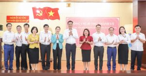 Lam-viec-voi-Ban-Tuyen-giao-va-Dan-van_2