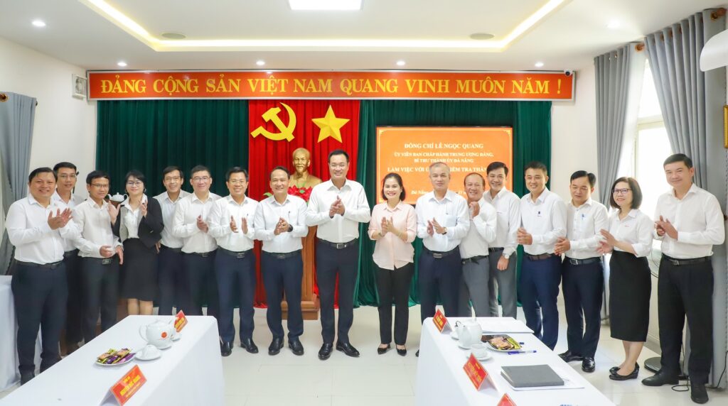 Lam viec voi Uy ban kiem tra thanh uy 4