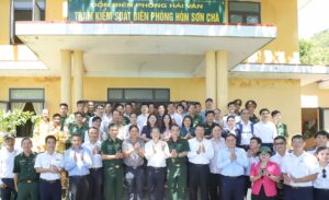 Lam-viec-voi-hon-Son-Cha_3
