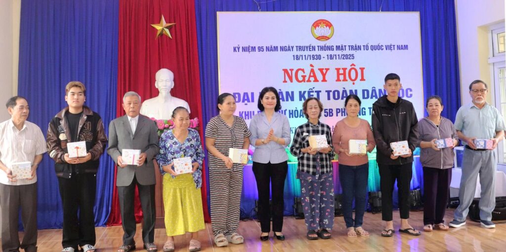 Ngay hoi dai doan ket dan toc 11 2025 4