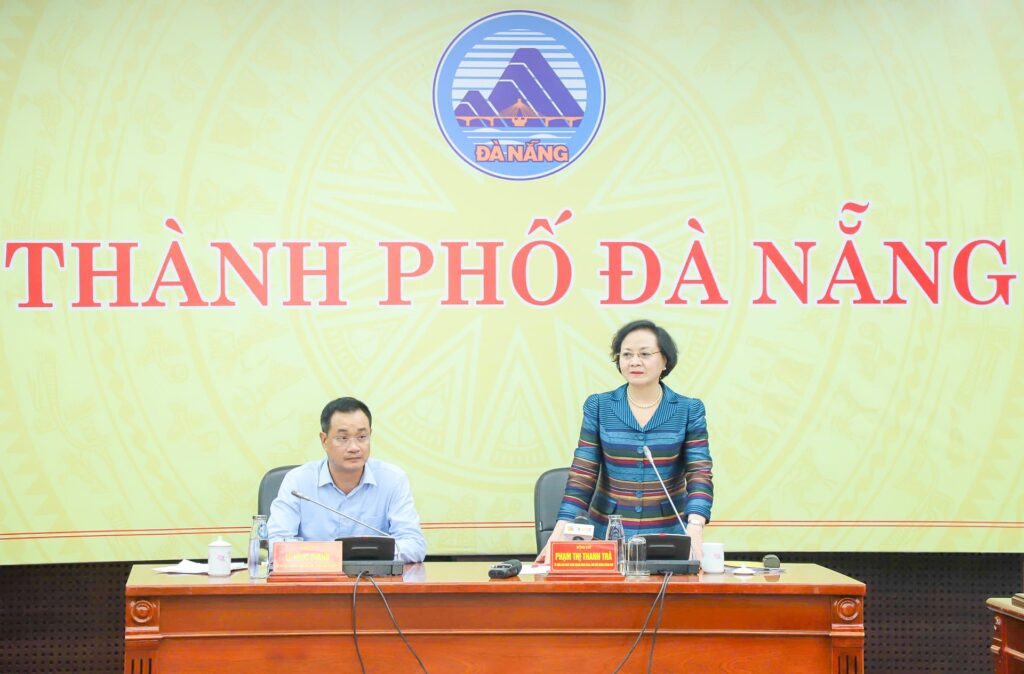 Pho TT Pham Thi Thanh Tra lam viec voi DN