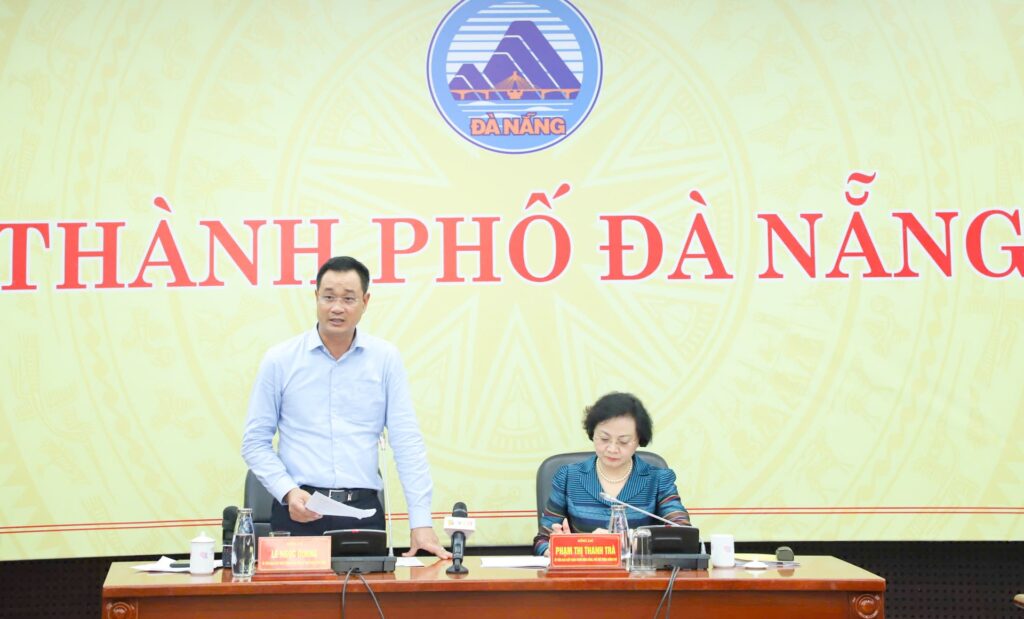 Pho TT Pham Thi Thanh Tra lam viec voi DN 1