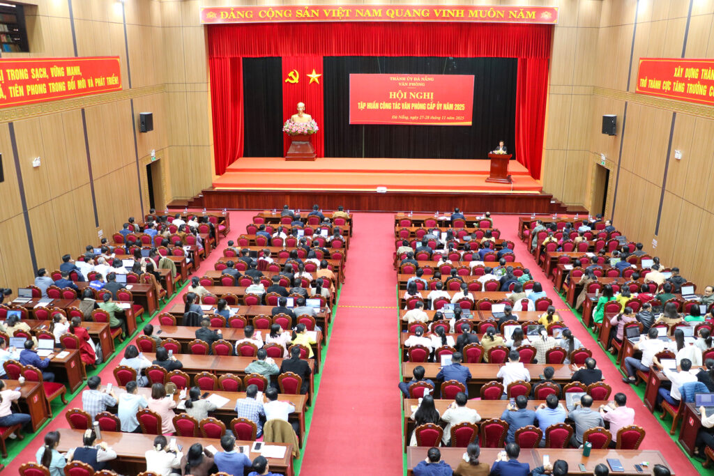 Tap huan cong tac van phong cap uy 2025