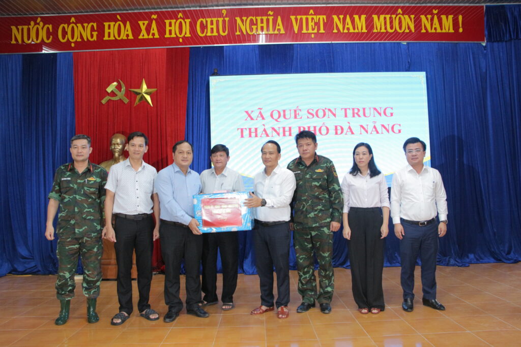 Tham cac vung lu 10
