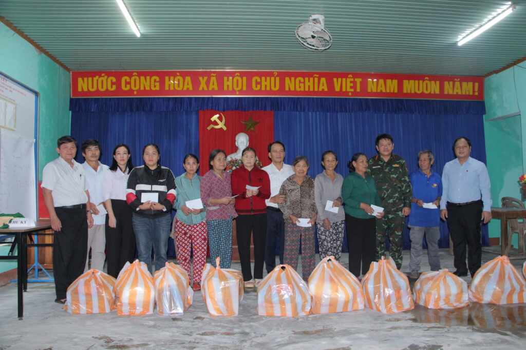 Tham cac vung lu 8