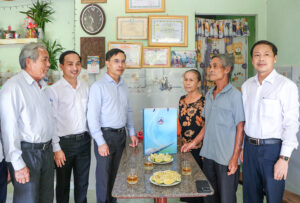 Tham-gia-dinh-chinh-sach-Tra-Tan-Phuoc-Tra_6