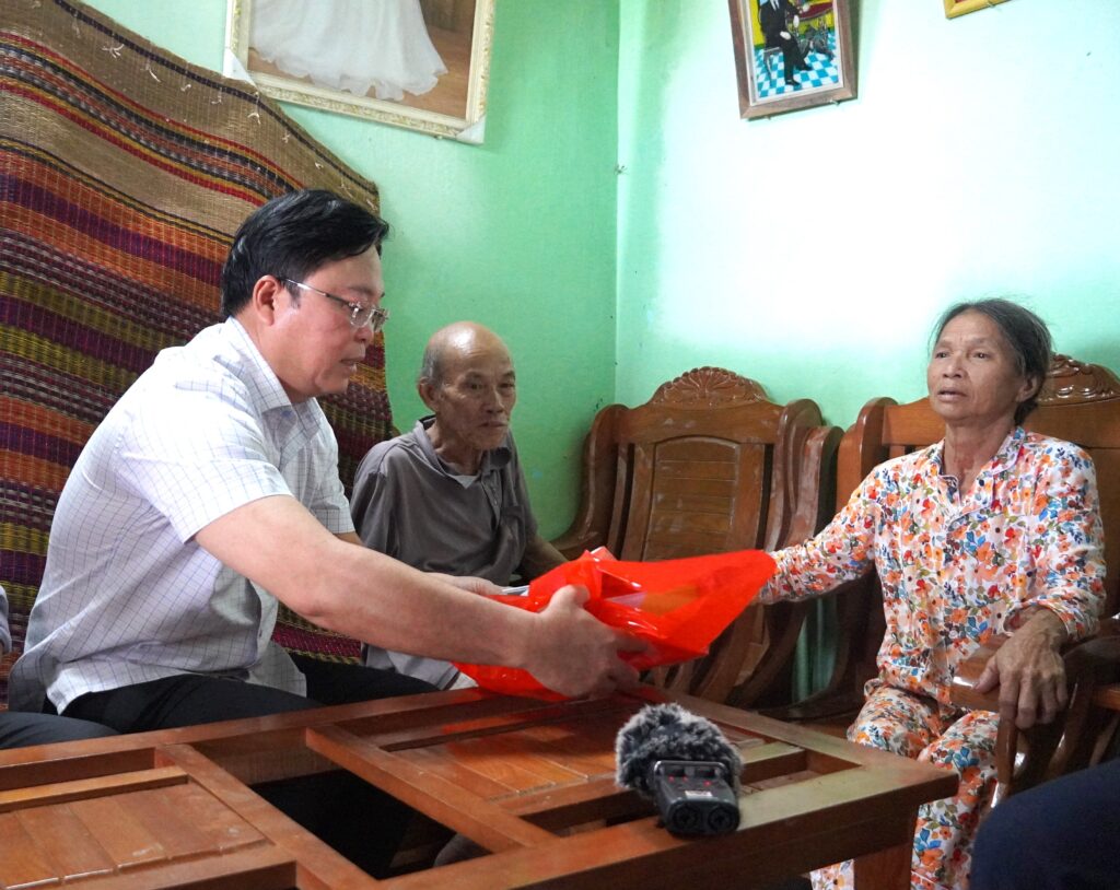 Tham phuong Hoa Xuan 2
