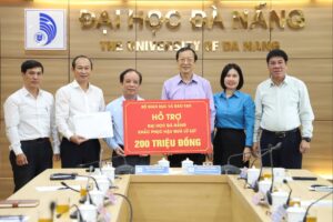 Thu-truong-tham-Dai-hoc-Da-Nang_1