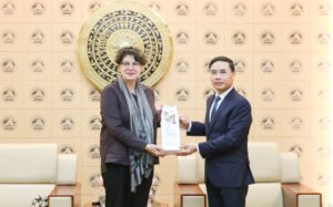 Tiep-Dai-su-dac-menh-toan-quyen-Cong-hoa-lien-bang-Duc_1