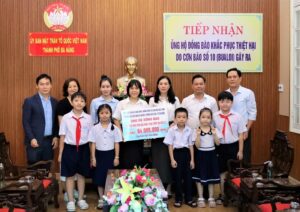 Tiep-nhan-tien-ung-ho-bao-so-10