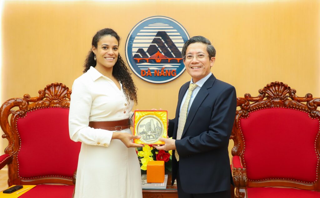 Tiep tong lanh su Ha Lan tai HCM