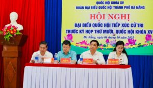 Tiep-xuc-cu-tri-Que-Phuoc